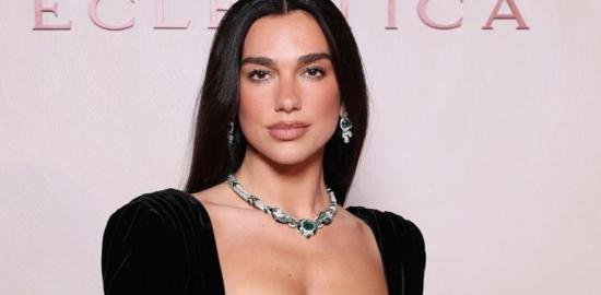 Dua Lipa “çmend” Cannes-in! Pamjet që po thyejnë rrjetin nga festivali prestigjioz